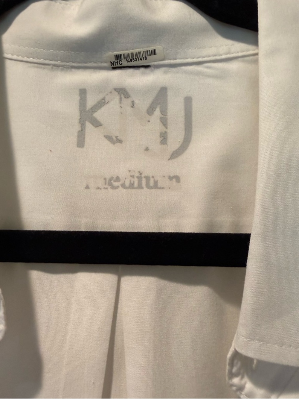 K+J White Short-Sleeve Button Front Blouse - Picture 2 of 6